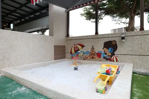 台東親子民宿 貓追熊賽車民宿 7
