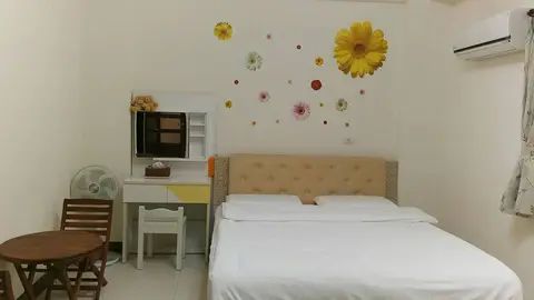 Yellow Room(201)雙人套房(加大床) 照片 4