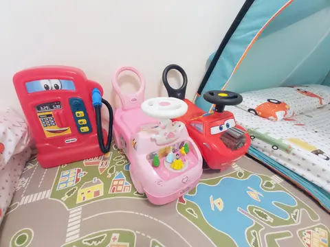 3樓)窗戶房---露營風帳篷滑梯房/軟軟Q地板/附玩具/附消毒鍋/淋浴附澡盆/有對外窗/免費自助洗衣烘乾 照片 5