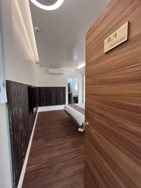 鶴野里 朝