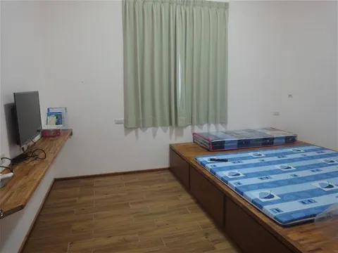 漁鄉魚香民宿 柚木通鋪