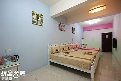 東港樂遊趣民宿 綠意小語 (六人房)