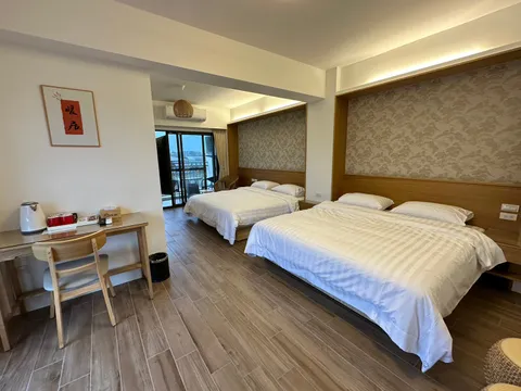 50LAN HOUSE 201日式4人房(加大雙人床2張)
